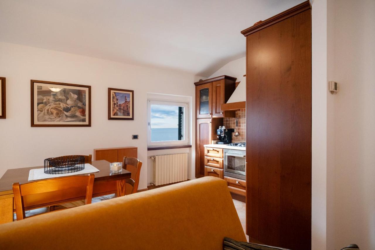 Apartmentsgarda - Baia Del Garda 5 Exterior photo