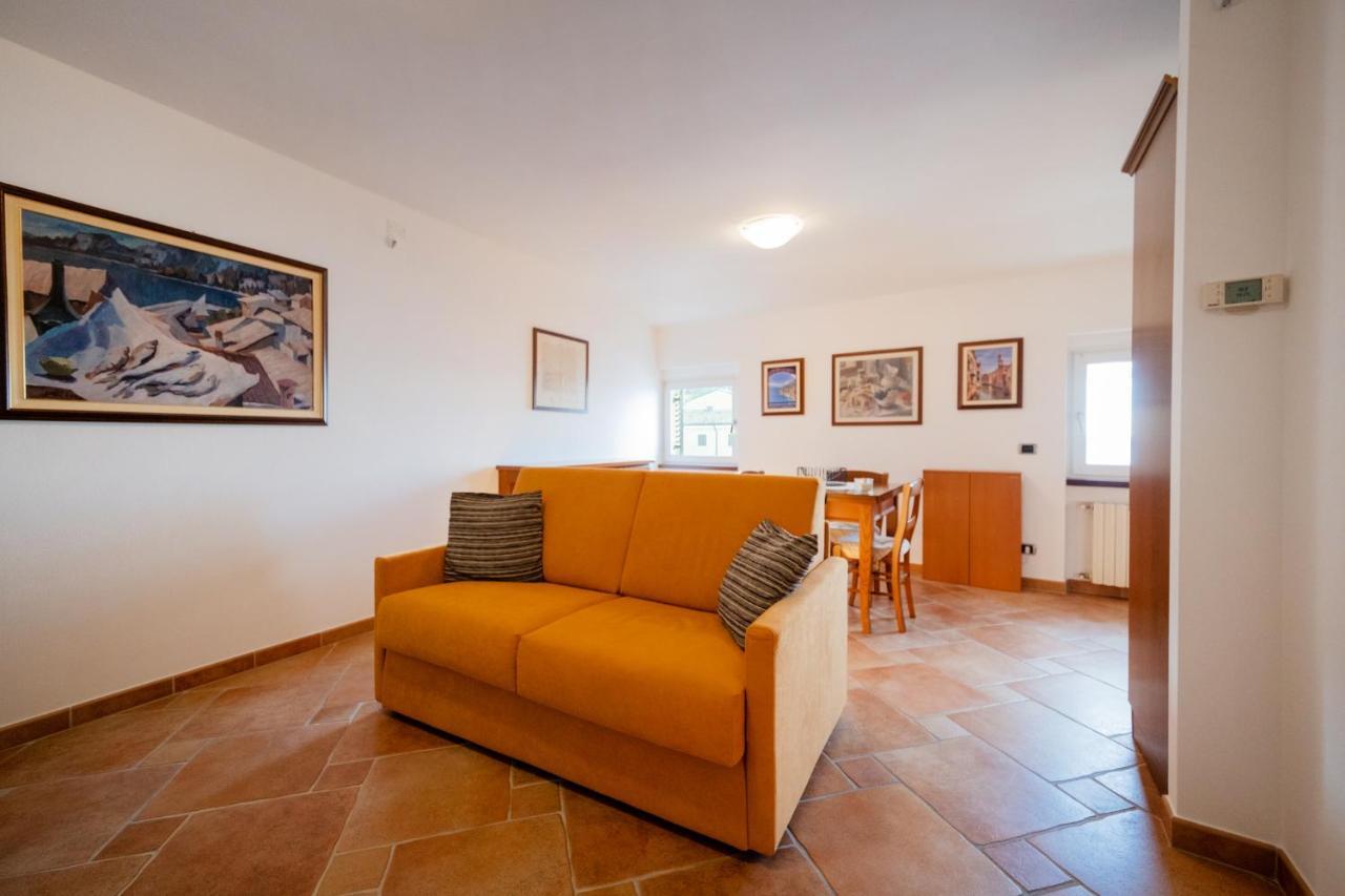 Apartmentsgarda - Baia Del Garda 5 Exterior photo
