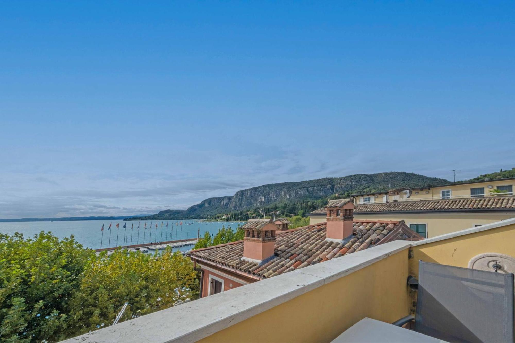 Apartmentsgarda - Baia Del Garda 5 Exterior photo